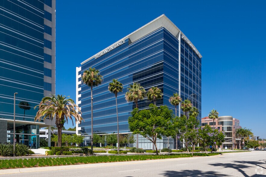 6100 Center Dr, Los Angeles, CA à louer - Photo de l’immeuble – Image 2 sur 16