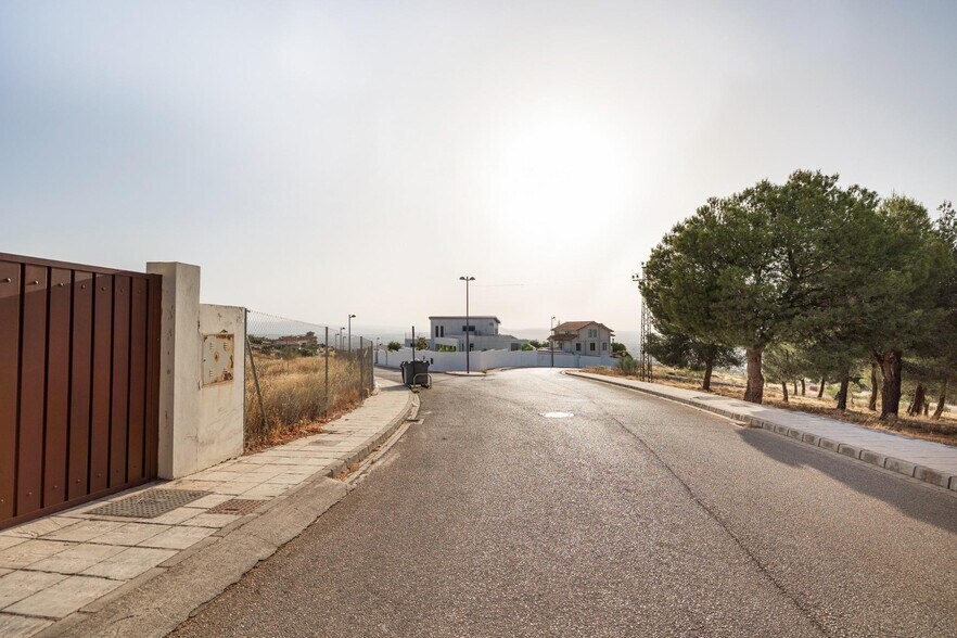 Calle Cúllar Vega, 42, La Zubia, Granada à vendre - Photo principale – Image 1 sur 17