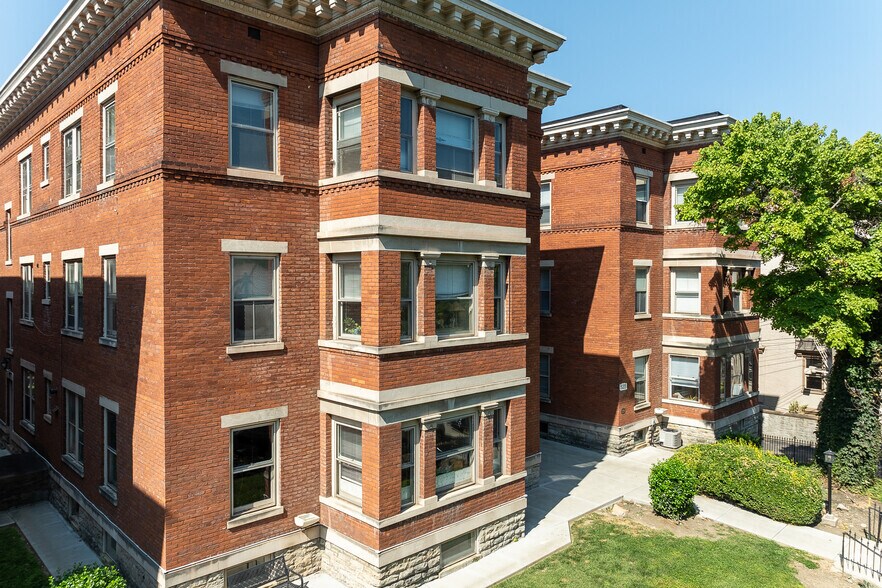 525 Greenup St, Covington, KY à vendre - Photo de l’immeuble – Image 2 sur 18