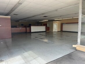 5208 Charlotte Pike, Nashville, TN à louer Photo intérieure– Image 2 sur 4