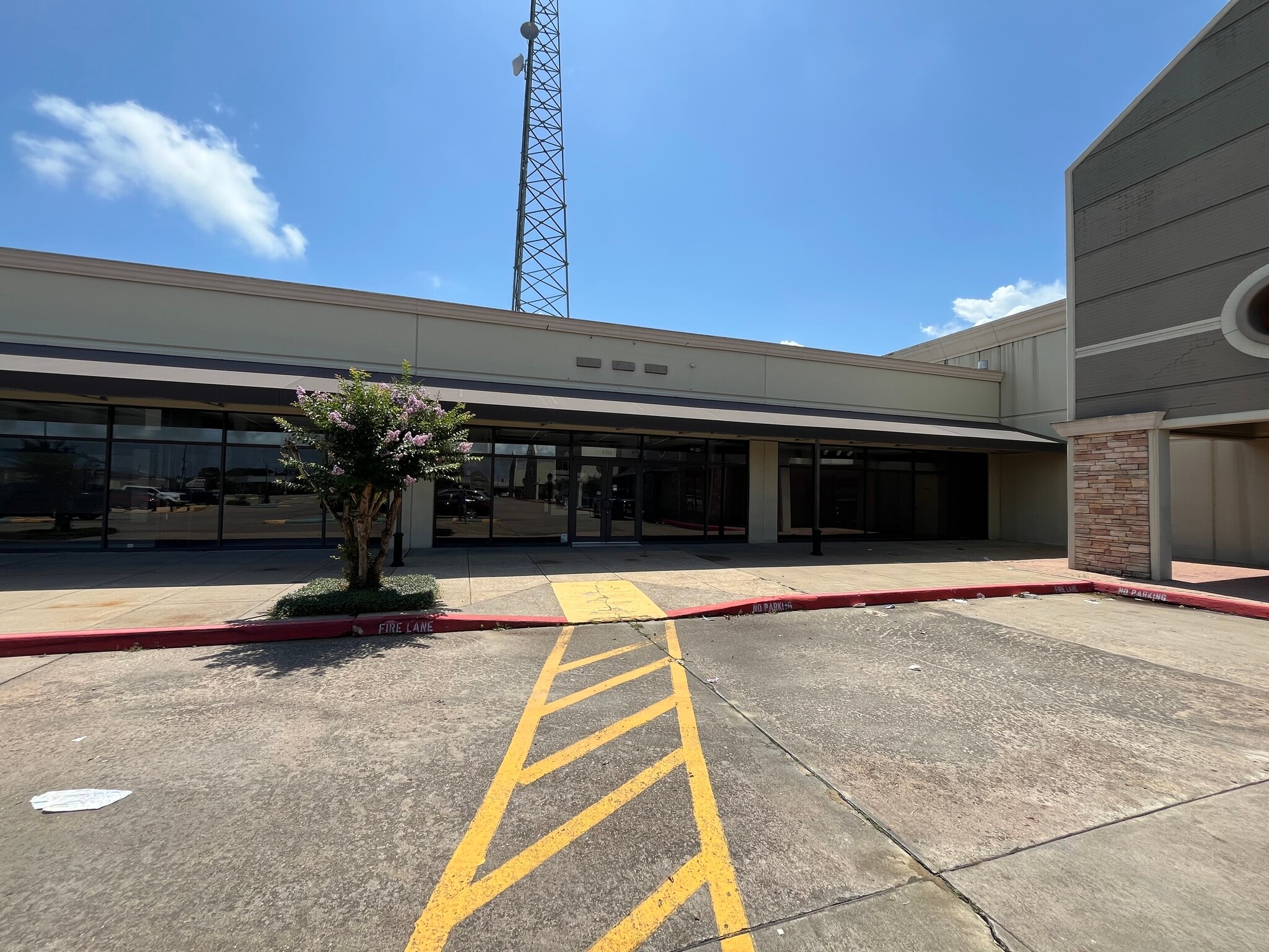 4328-4406 Dowlen Rd, Beaumont, TX à louer Photo de l’immeuble– Image 1 sur 2
