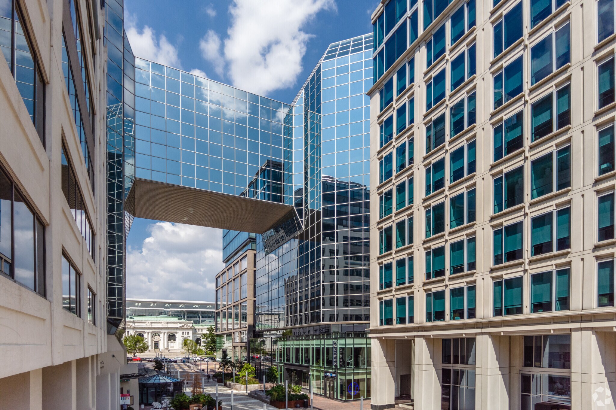 800 K St NW, Washington, DC à louer Photo de l’immeuble– Image 1 sur 7