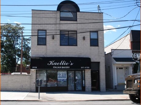 3928 E Tremont Ave, Bronx, NY à louer - Photo de l’immeuble – Image 2 sur 2