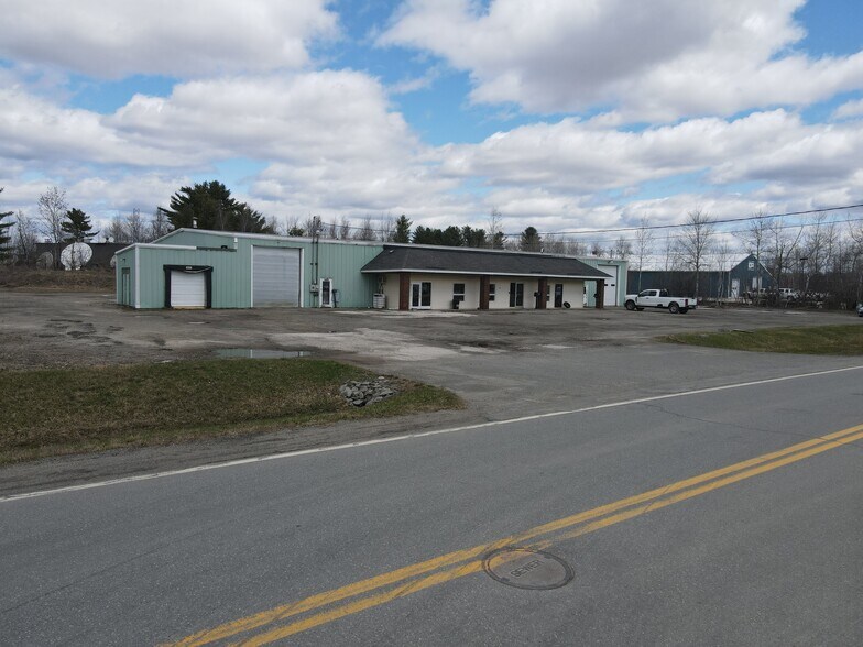 121 Target Industrial Cir, Bangor, ME à louer - Photo de l’immeuble – Image 3 sur 6