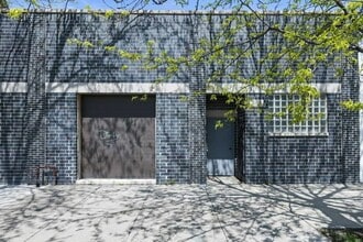 4620-4622 W Fullerton Ave, Chicago, IL à louer Photo de l’immeuble– Image 1 sur 11