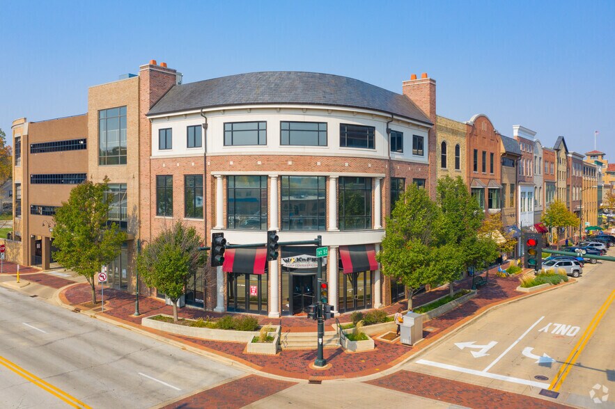 100 Illinois St, Saint Charles, IL à louer - Photo de l’immeuble – Image 1 sur 22