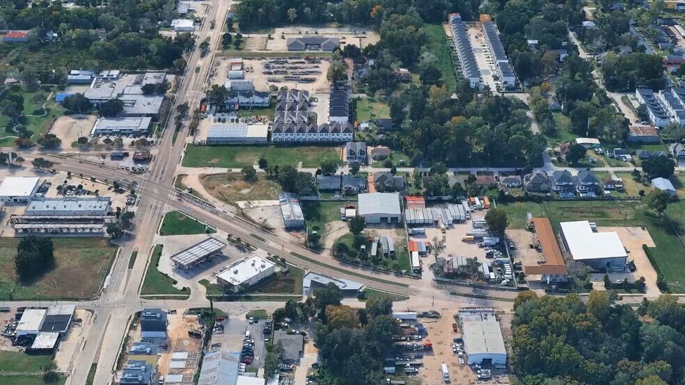 313 W Tidwell Rd, Houston, TX à louer - Photo de l’immeuble – Image 2 sur 3