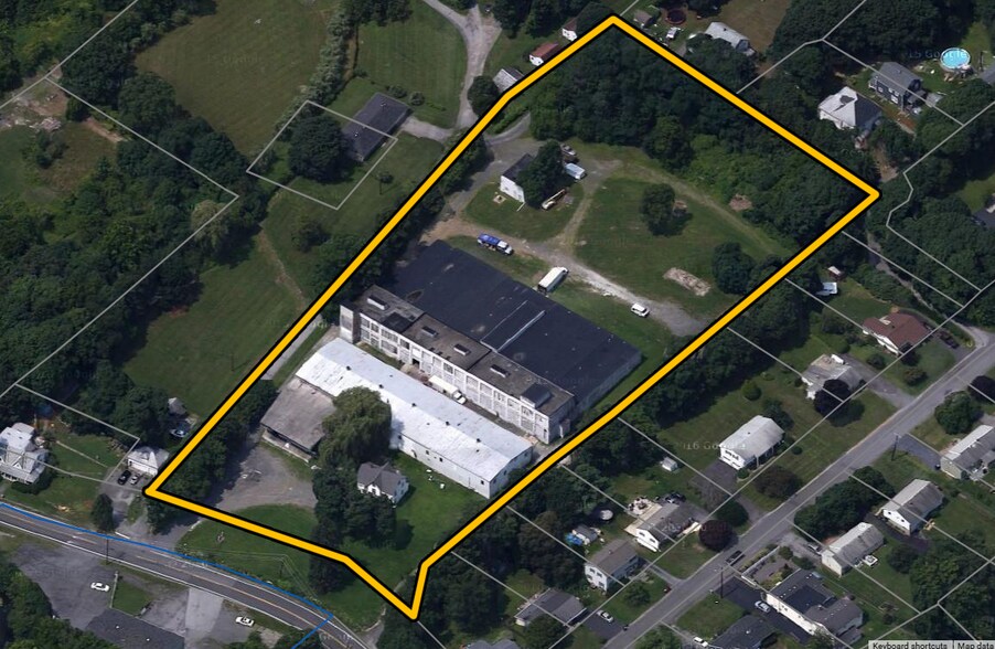 155 Vineyard Ave, Highland, NY à vendre - Photo de l’immeuble – Image 1 sur 50