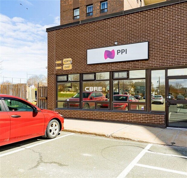 100 Elizabeth Av, St. John's, NL à vendre - Photo principale – Image 1 sur 1