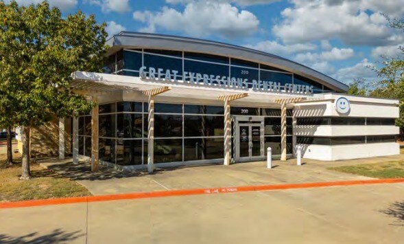 200 N Red Bud Ln, Round Rock, TX à louer - Photo de l’immeuble – Image 2 sur 8