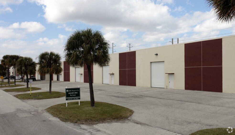 1307 Hill Ave, Mangonia Park, FL à vendre - Photo de l’immeuble – Image 1 sur 14