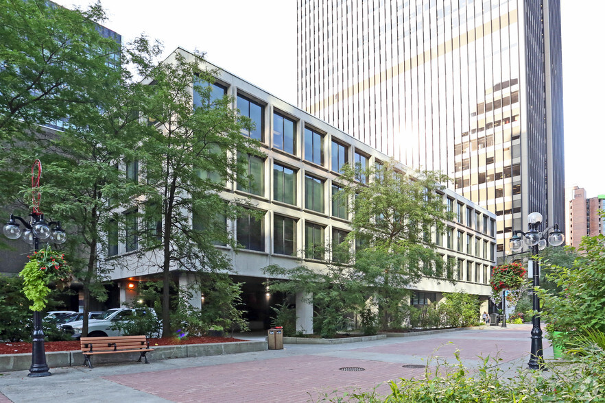 300 Sparks St, Ottawa, ON à louer - Photo de l’immeuble – Image 3 sur 7