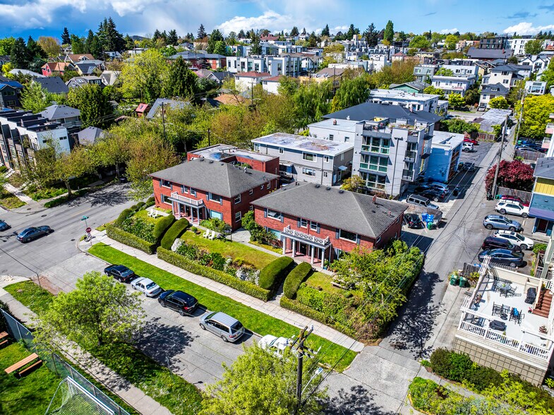 710 N 41st St, Seattle, WA à vendre - Photo de l’immeuble – Image 2 sur 16