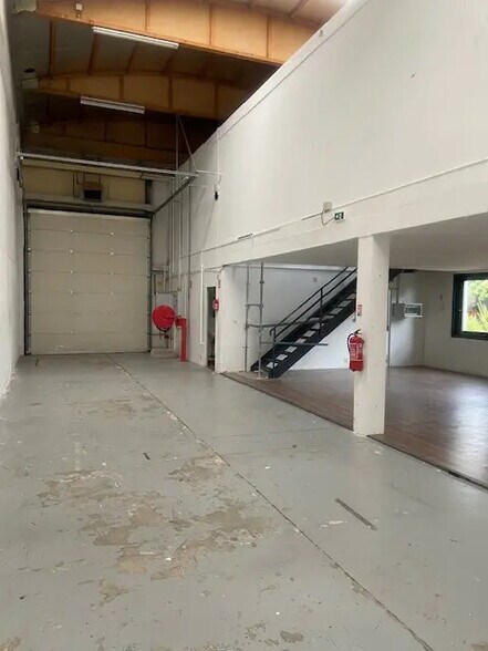 Local d’activités dans Dardilly à louer - Photo intérieure – Image 2 sur 6