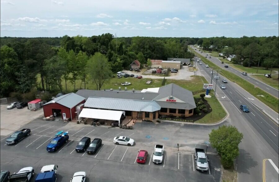 5036 George Washington Memorial Hwy, Hayes, VA à louer - Photo de l’immeuble – Image 1 sur 1