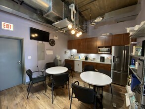 1756 N Kimball Ave, Chicago, IL à louer Photo intérieure– Image 2 sur 4