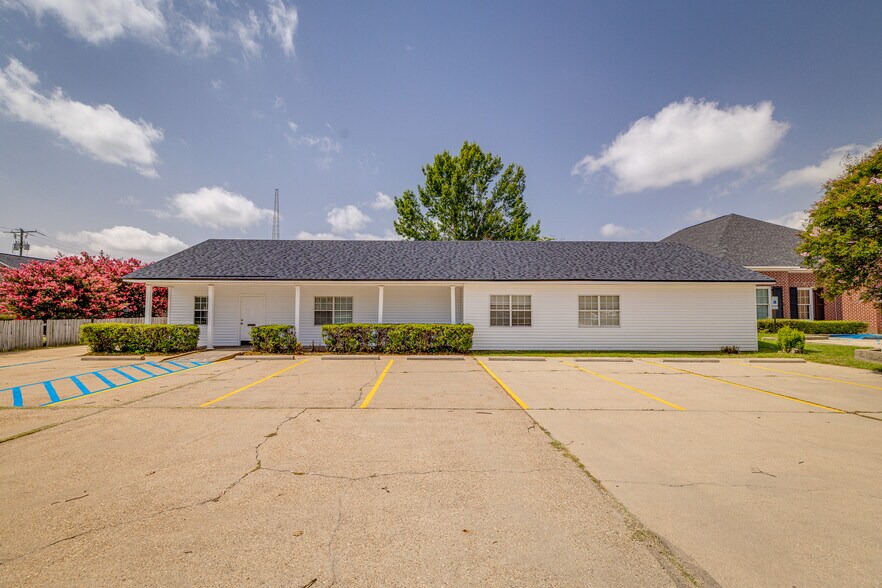 2910 Evangeline St, Monroe, LA à vendre - Photo de l’immeuble – Image 2 sur 19