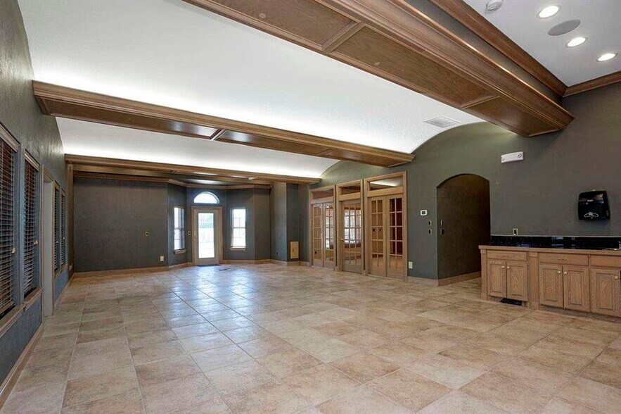 1760 W Lakeview Rd, Stillwater, OK à vendre - Photo intérieure – Image 3 sur 35