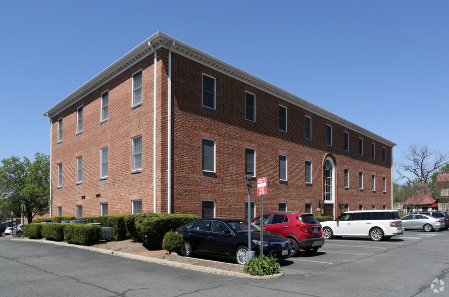 9300 Grant Ave, Manassas, VA à louer - Photo principale – Image 1 sur 8