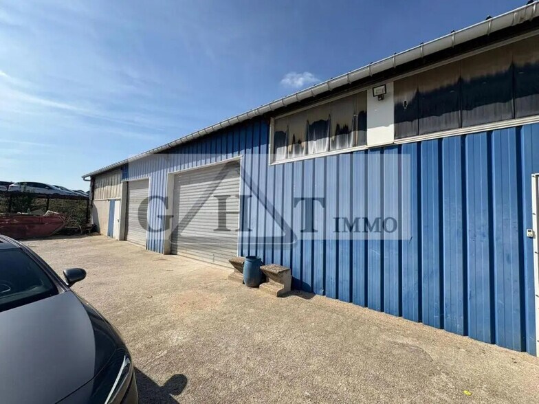 Industriel/Logistique dans Dammarie-les-Lys à louer - Photo de l’immeuble – Image 1 sur 2