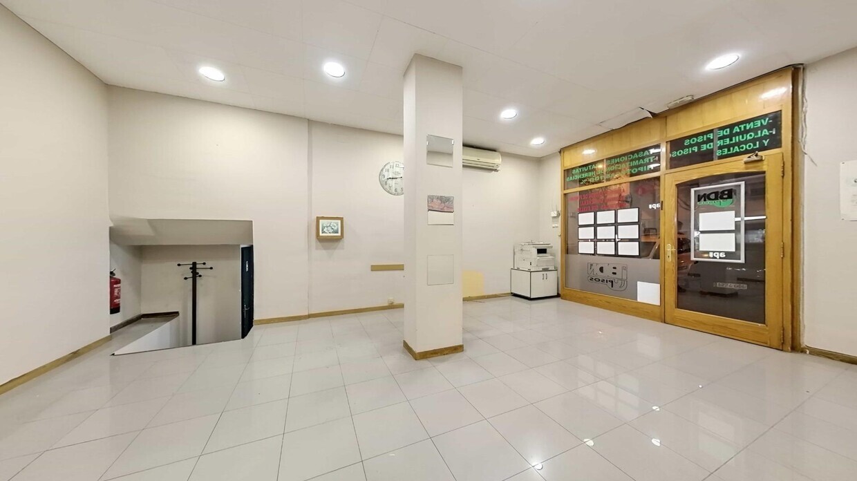 Local commercial dans Badalona, Barcelona à louer Plan d’étage– Image 1 sur 8