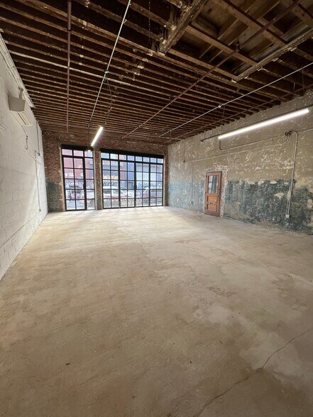 32 Meadow St, Brooklyn, NY à louer - Photo de l’immeuble – Image 2 sur 14