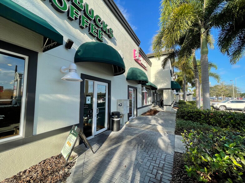 5934 SE Federal Hwy, Stuart, FL à louer - Photo de l’immeuble – Image 3 sur 30