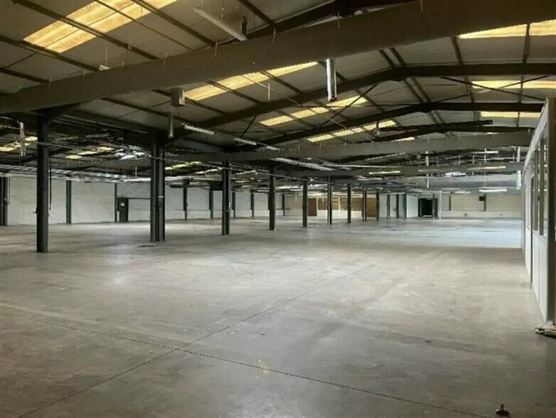 Local d’activités dans Reyrieux à louer - Photo de l’immeuble – Image 2 sur 2