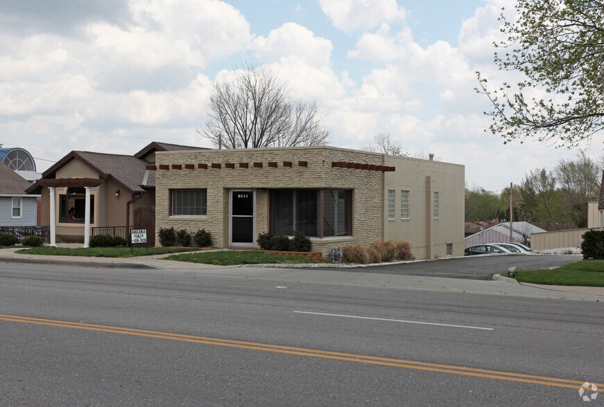 6111 Blue Ridge Blvd, Raytown, MO à vendre - Photo principale – Image 1 sur 19