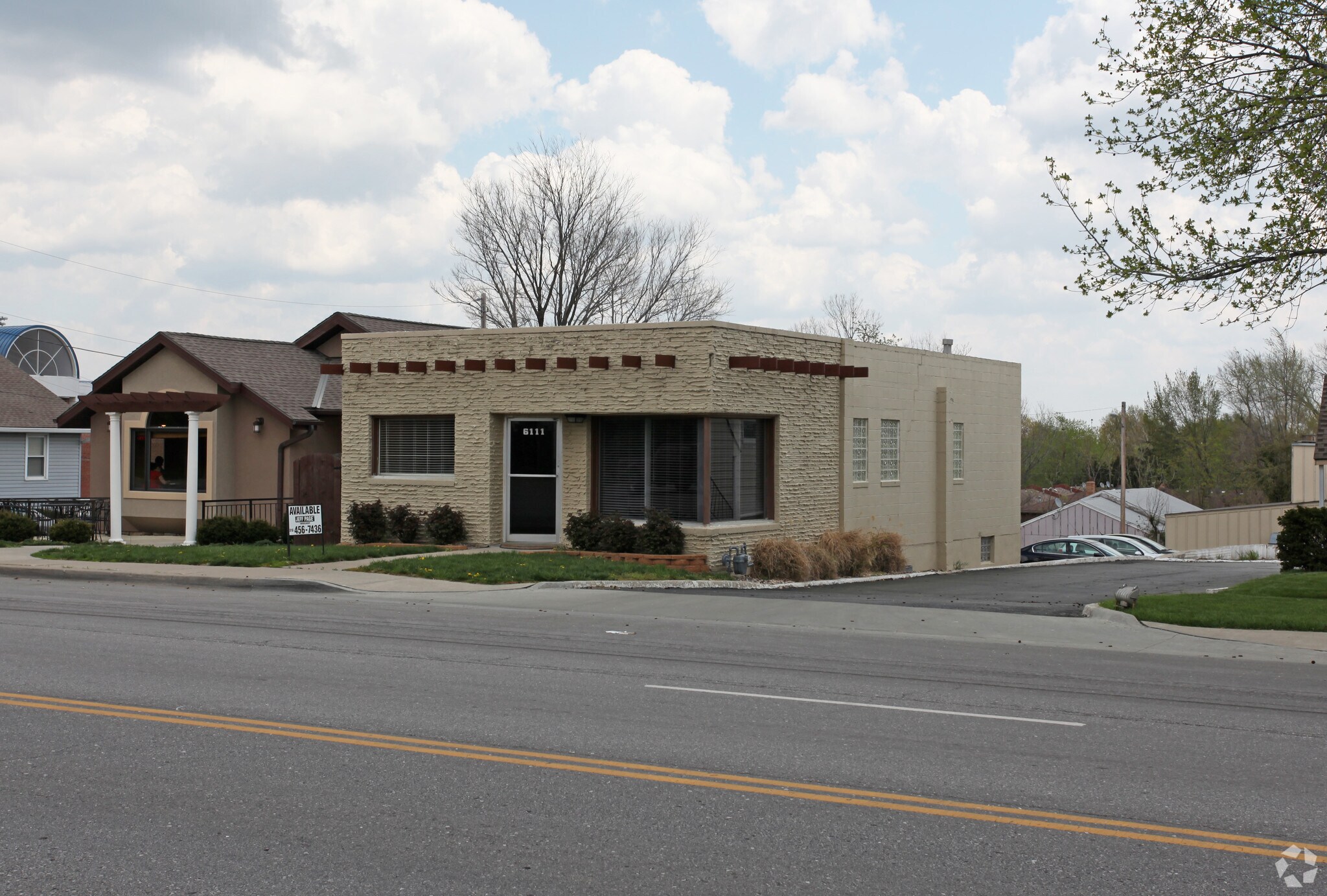 6111 Blue Ridge Blvd, Raytown, MO à vendre Photo principale– Image 1 sur 20