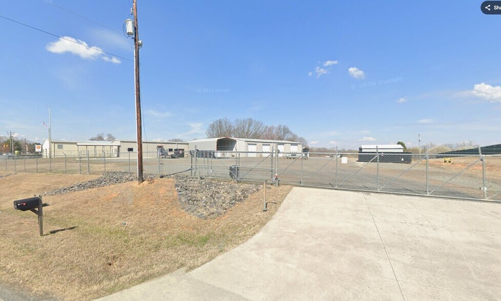 2698 Gibbs Rd, Reidsville, NC à vendre - Photo de l’immeuble – Image 2 sur 7