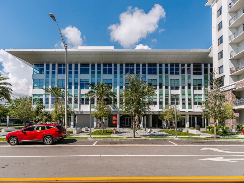 2305-2309 E Atlantic Blvd, Pompano Beach, FL à louer - Photo de l’immeuble – Image 3 sur 12