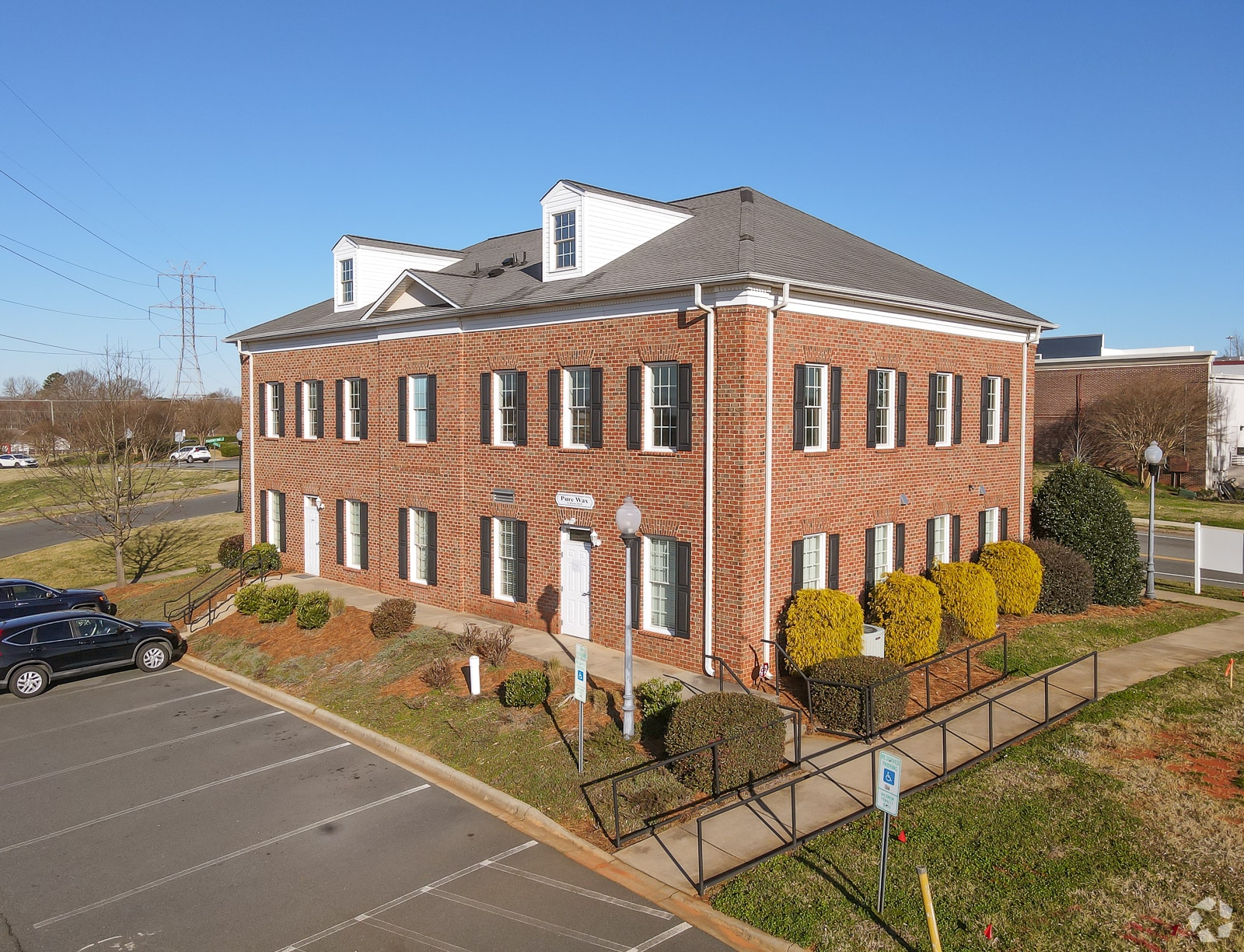 4845 Johnston Oehler Rd, Charlotte, NC à louer Photo principale– Image 1 sur 8