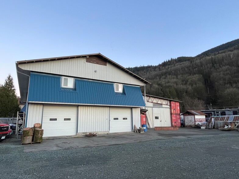 43462 Lumsden Rd, Chilliwack, BC à vendre - Photo de l’immeuble – Image 3 sur 40