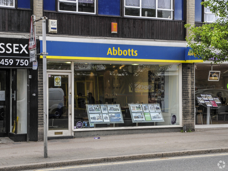 11 North St, Hornchurch à louer - Photo de l’immeuble – Image 2 sur 3
