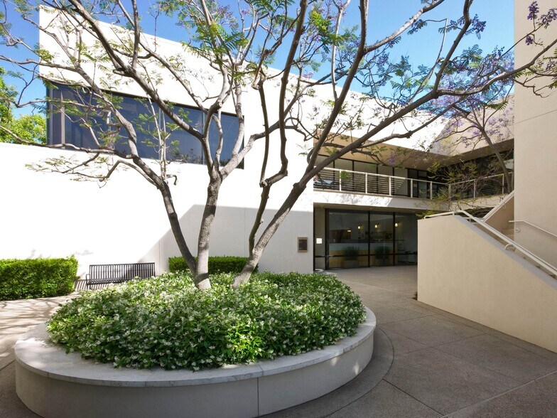 4685 Macarthur Ct, Newport Beach, CA à louer - Photo de l’immeuble – Image 3 sur 41
