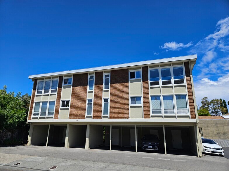 138 Tunstead Ave, San Anselmo, CA à vendre - Photo de l’immeuble – Image 2 sur 13