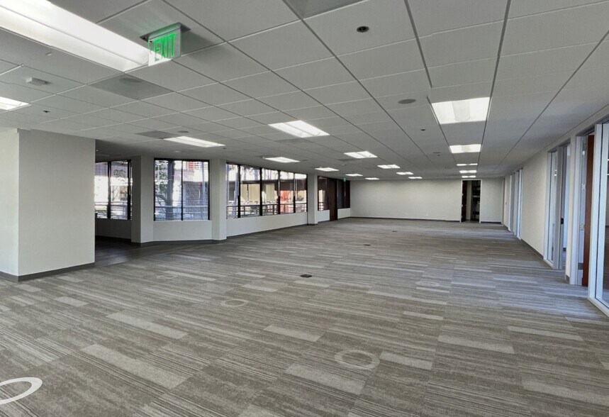 12555 High Bluff Dr, San Diego, CA à louer - Numérisation 3D Matterport – Image 2 sur 22