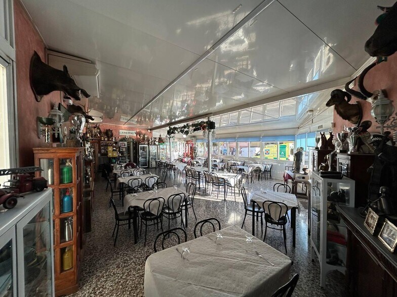 Local commercial dans Benahadux, Almería à vendre - Photo intérieure – Image 1 sur 38