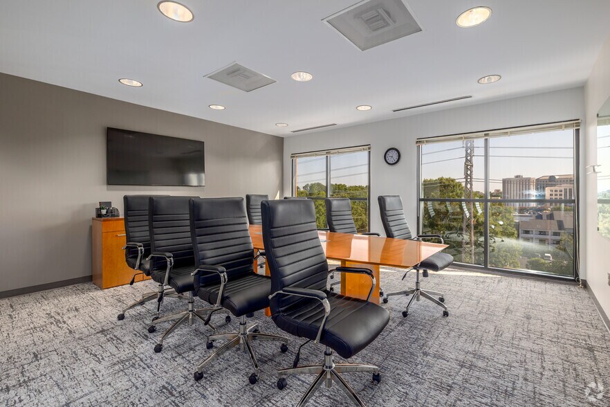 6135 Park South Dr, Charlotte, NC à louer - Photo intérieure – Image 2 sur 23