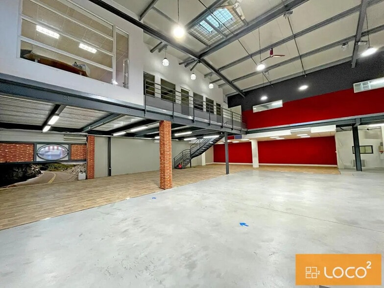 1289 Rue Des Pyrénées, Grenade à vendre - Photo de l’immeuble – Image 1 sur 12