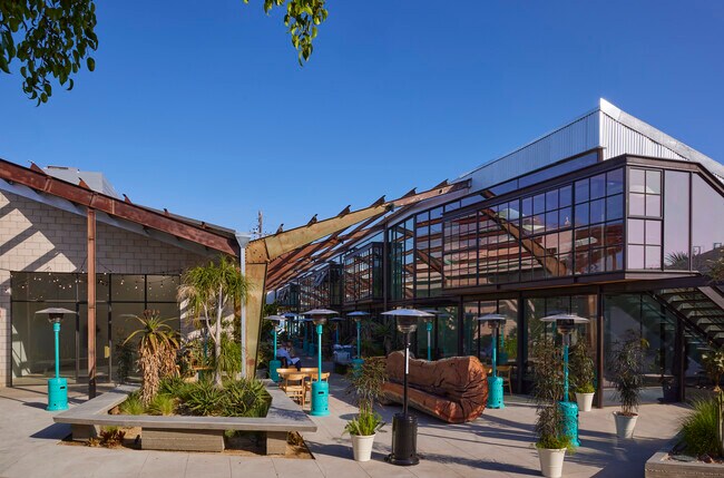 Plus de détails pour 2419-2425 Michigan Ave, Santa Monica, CA - Local commercial à louer