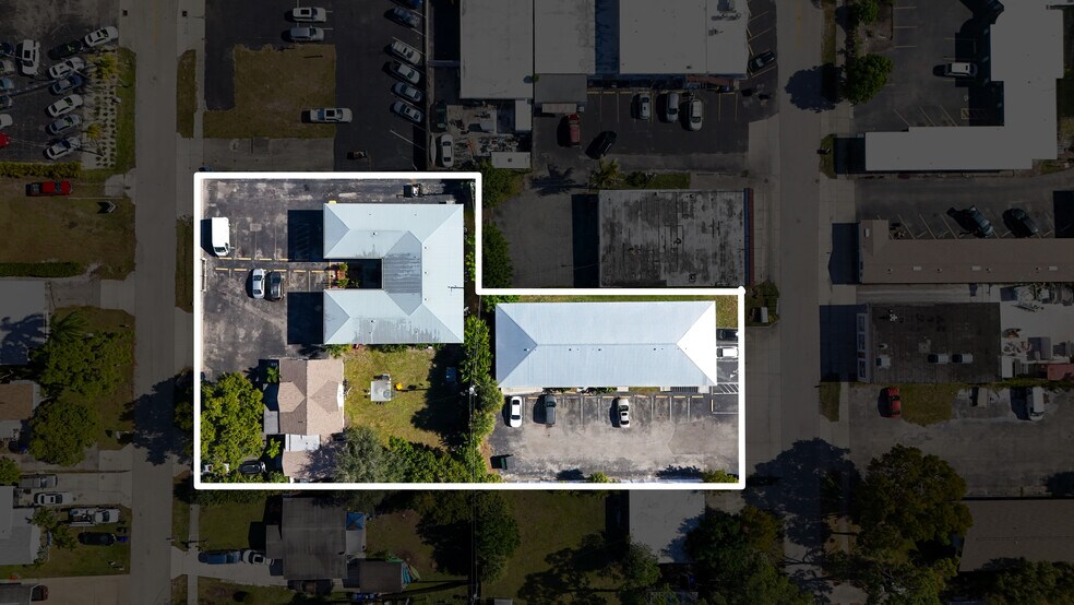 23 Unit Portfolio - Ft Myers portefeuille de 2 biens à vendre sur LoopNet.fr - Photo de l’immeuble – Image 3 sur 54