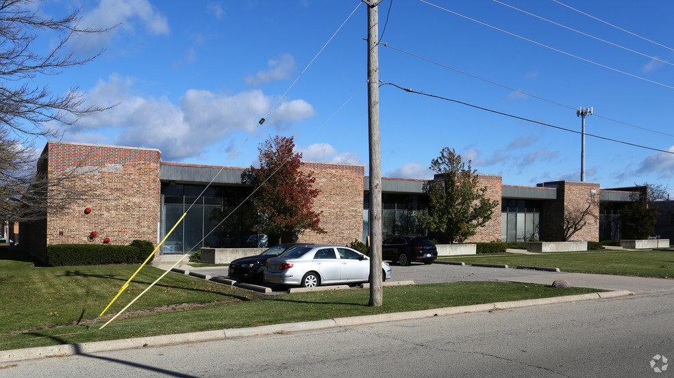 188-190 Shepard Ave, Wheeling, IL à louer - Photo de l’immeuble – Image 3 sur 4