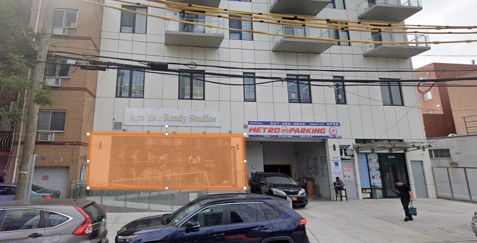 134-16 35th Ave, Flushing, NY à vendre - Photo de l’immeuble – Image 2 sur 3