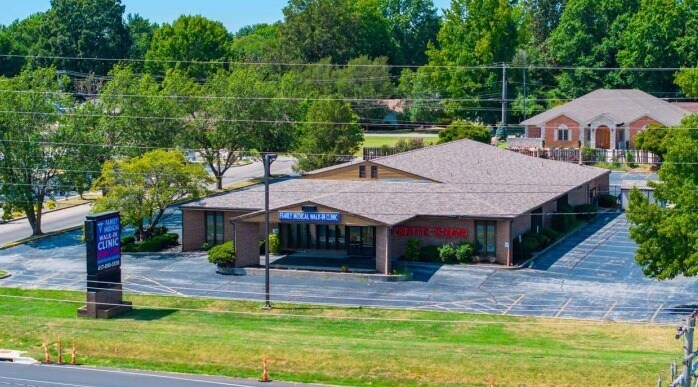 4049 S Campbell Ave, Springfield, MO à louer - Photo principale – Image 3 sur 5