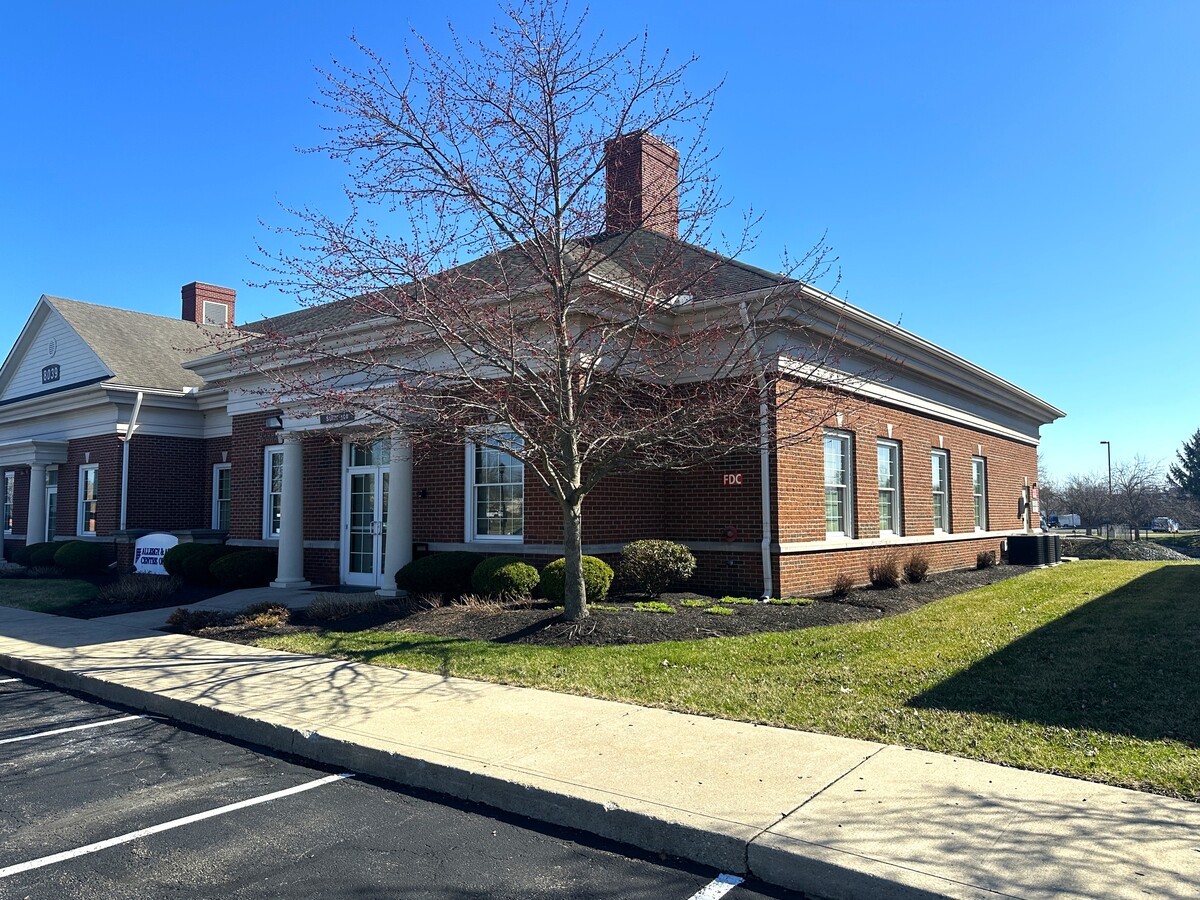 8039 Washington Village Dr, Dayton, OH 45458 - Lot 100 -  - Photo intérieure - Image 1 of 5