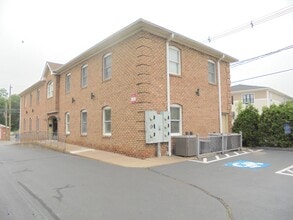 925 Farmington Ave, Berlin, CT à louer Photo de l’immeuble– Image 2 sur 25