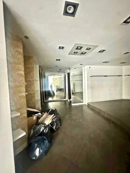 Local commercial dans Paris à louer - Photo de l’immeuble – Image 3 sur 4