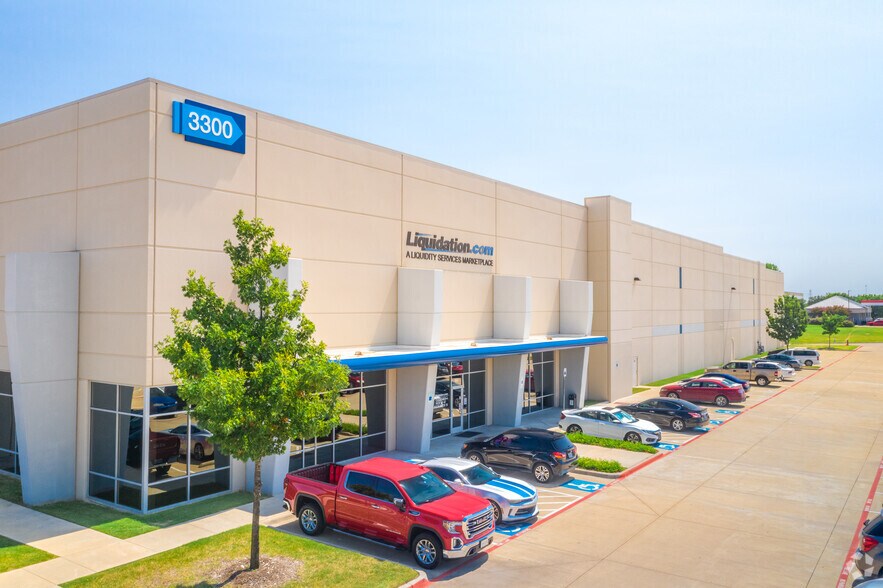 3300 Wood Dr, Garland, TX à louer - Photo de l’immeuble – Image 1 sur 5